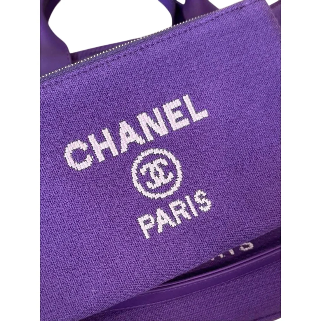 Chanel small Deauville purple with pouch - Image 5