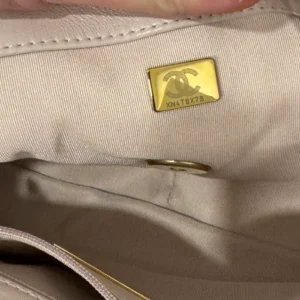 Alternative view of Cc 19 medium pink