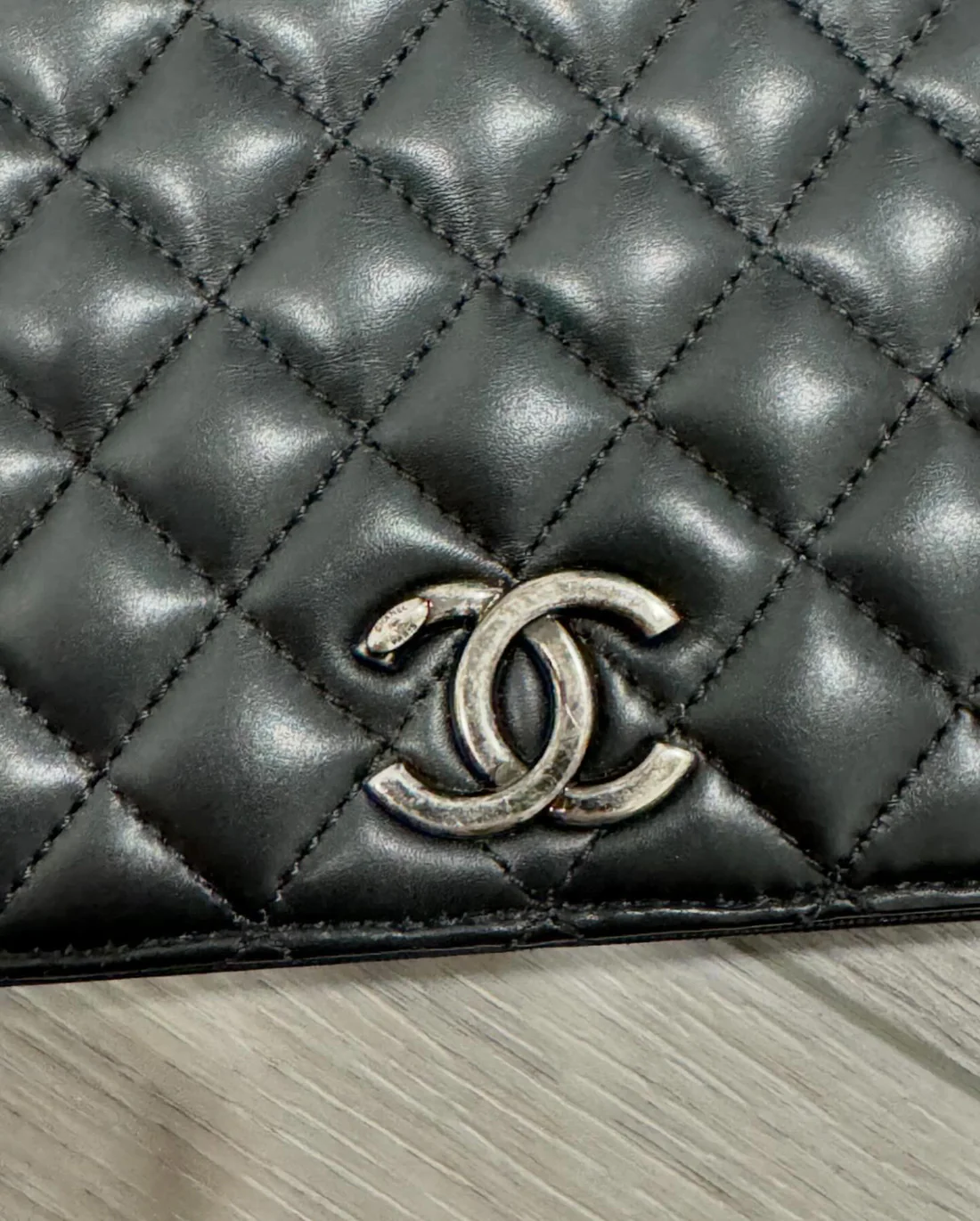 Chanel Black Lambskin Wallet on chain - Image 5