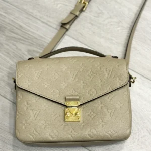 Louis Vuitton Métis empriente turtledove