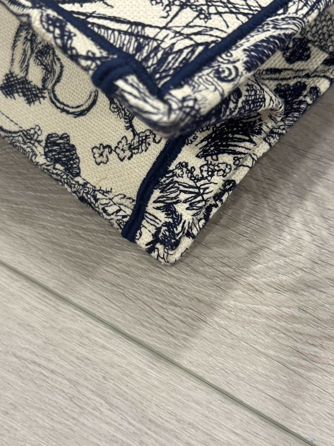 Dior Book Tote Bag For Sale - Image 4