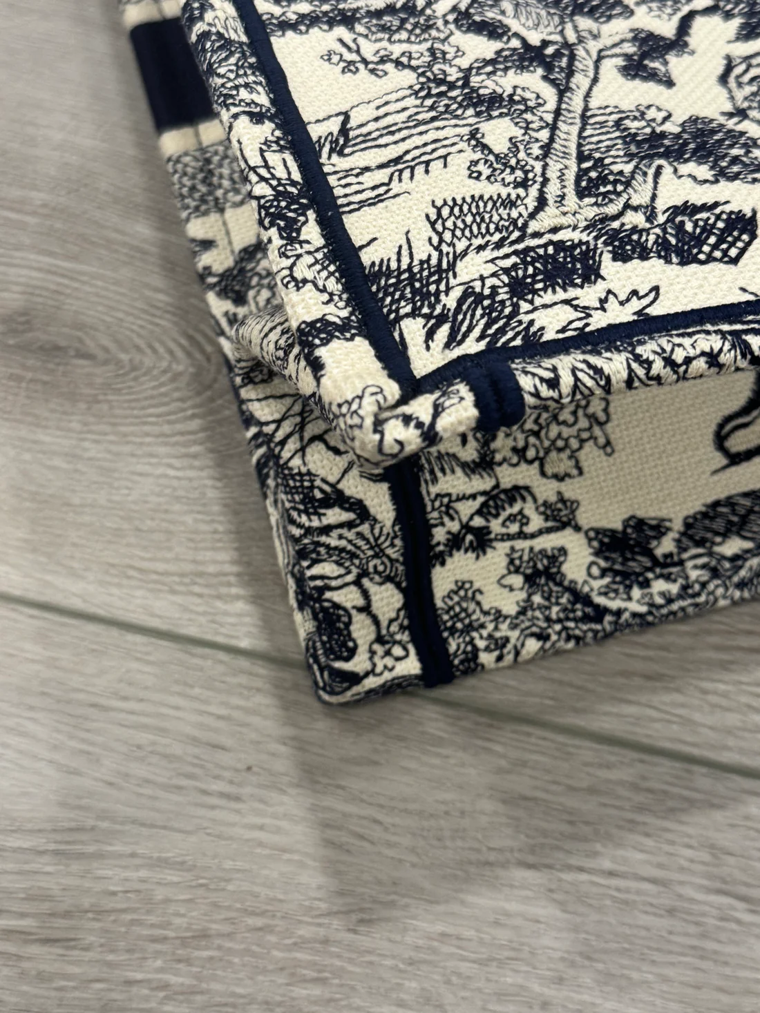 Dior Book Tote Bag For Sale - Image 5