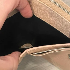 Alternative view of YSL Compact Walley