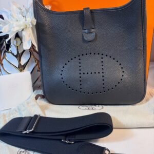 Stunning Evelyne Pm III Black