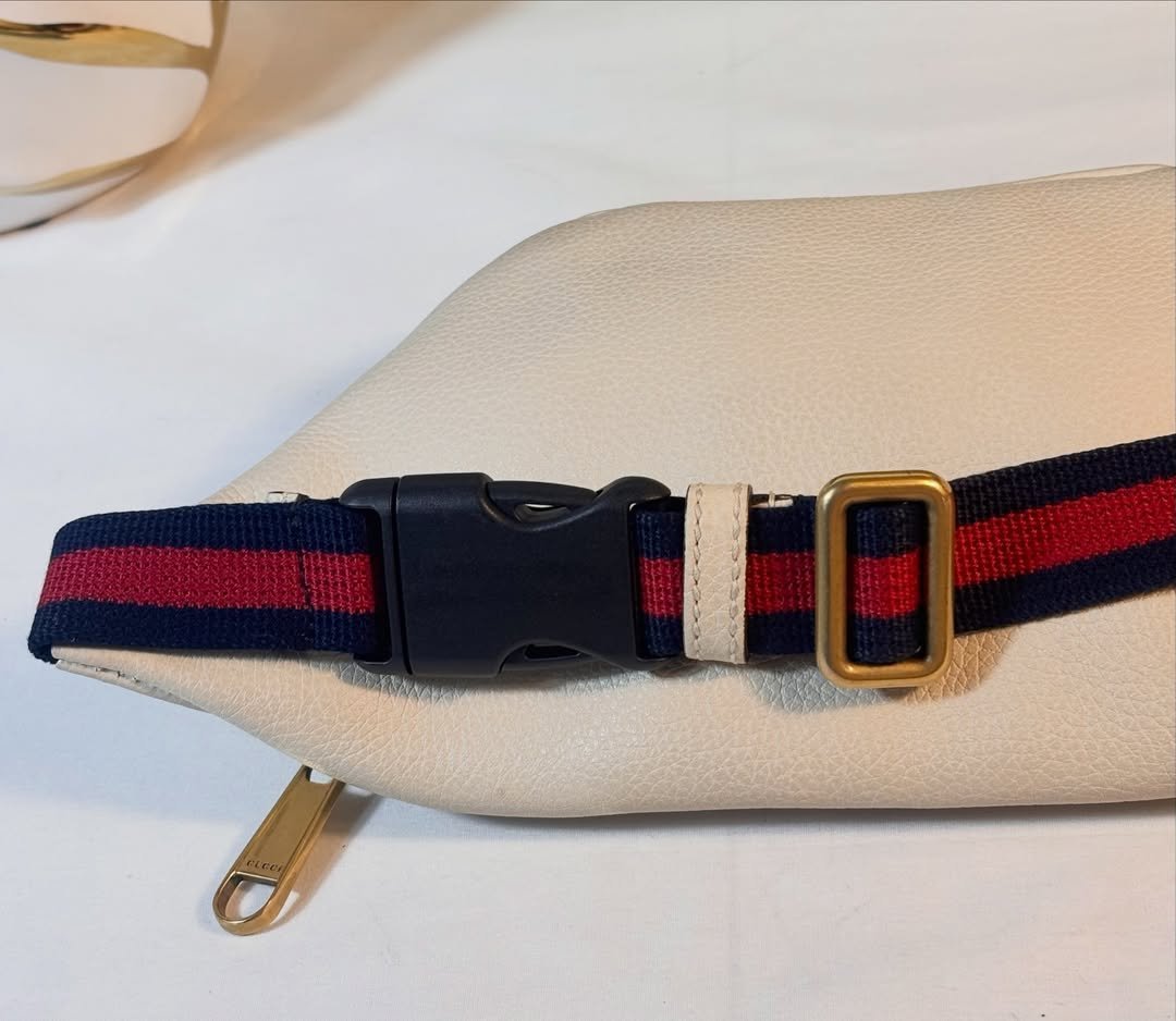 Beautiful Logo Bumbag - Image 7