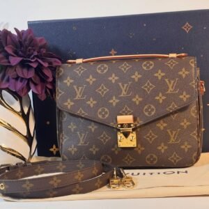 Beautiful Pochette Métis Monogram