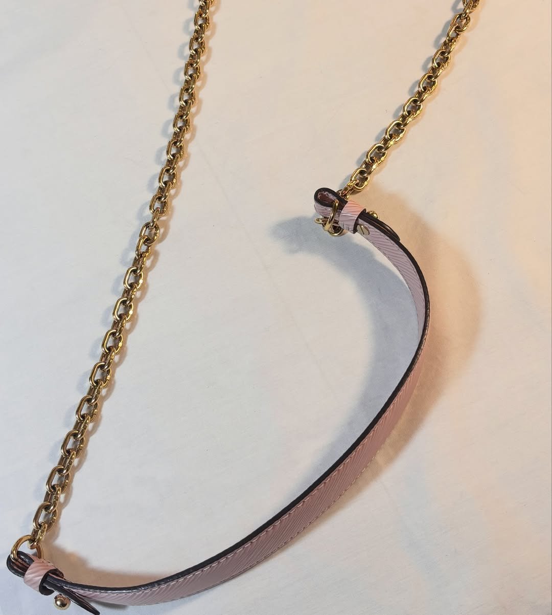 Stunning Twist Mm Epi Couture’s Pink Flower - Image 4