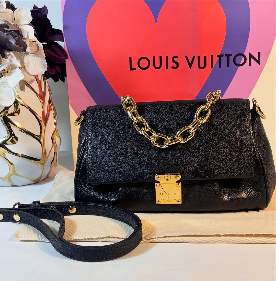 Gorgeous New Model Favorite Empreinte Noir