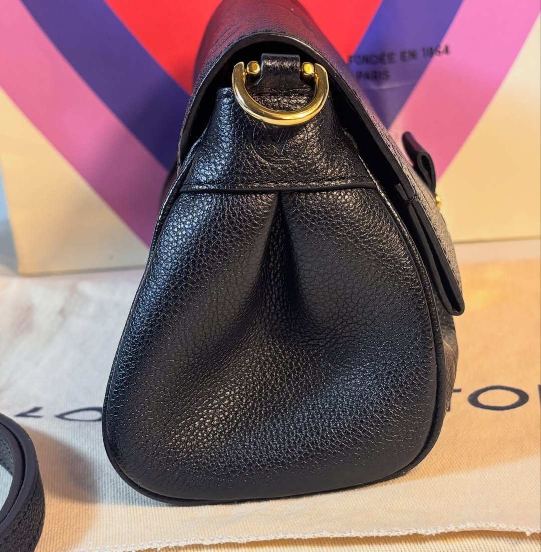 Gorgeous New Model Favorite Empreinte Noir - Image 6