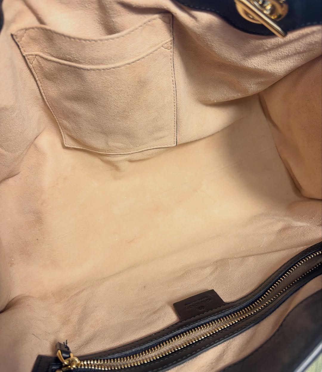 Beautiful Black Guccissima Padlock Tote - Image 7