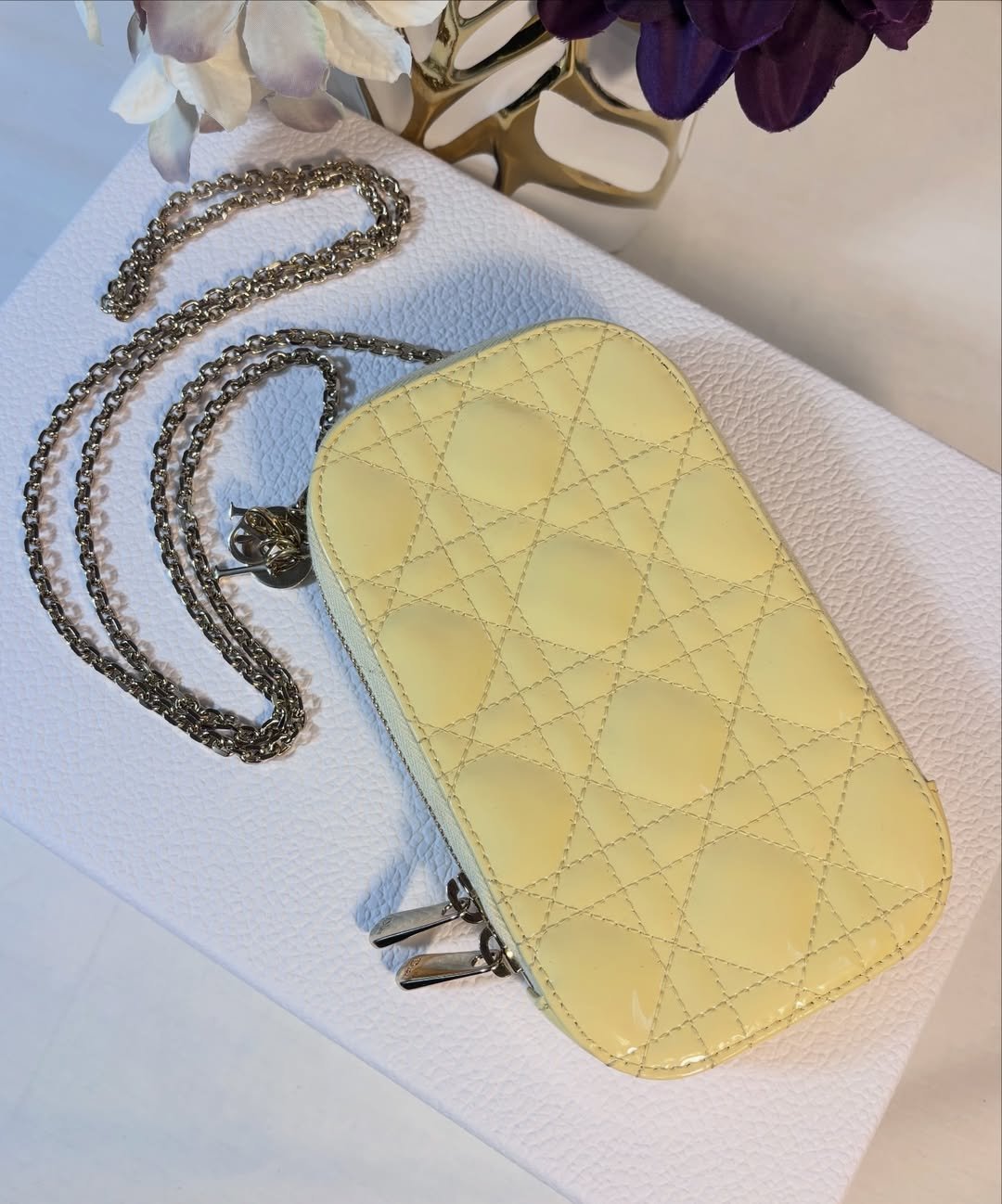 Gorgeous Lady Patent Call’in Phone Holder - Image 5
