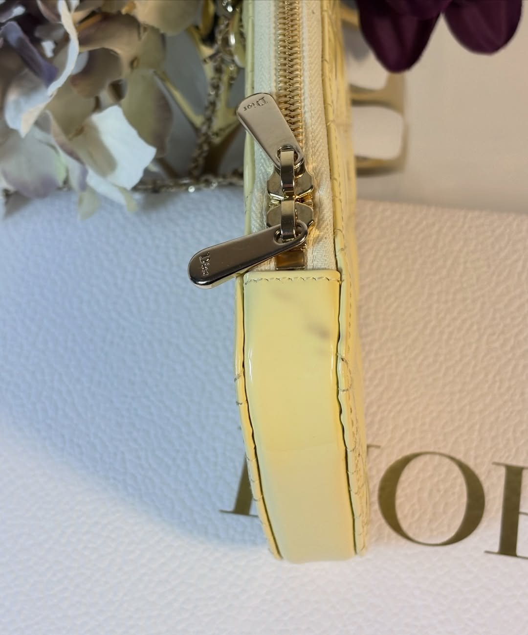 Gorgeous Lady Patent Call’in Phone Holder - Image 8