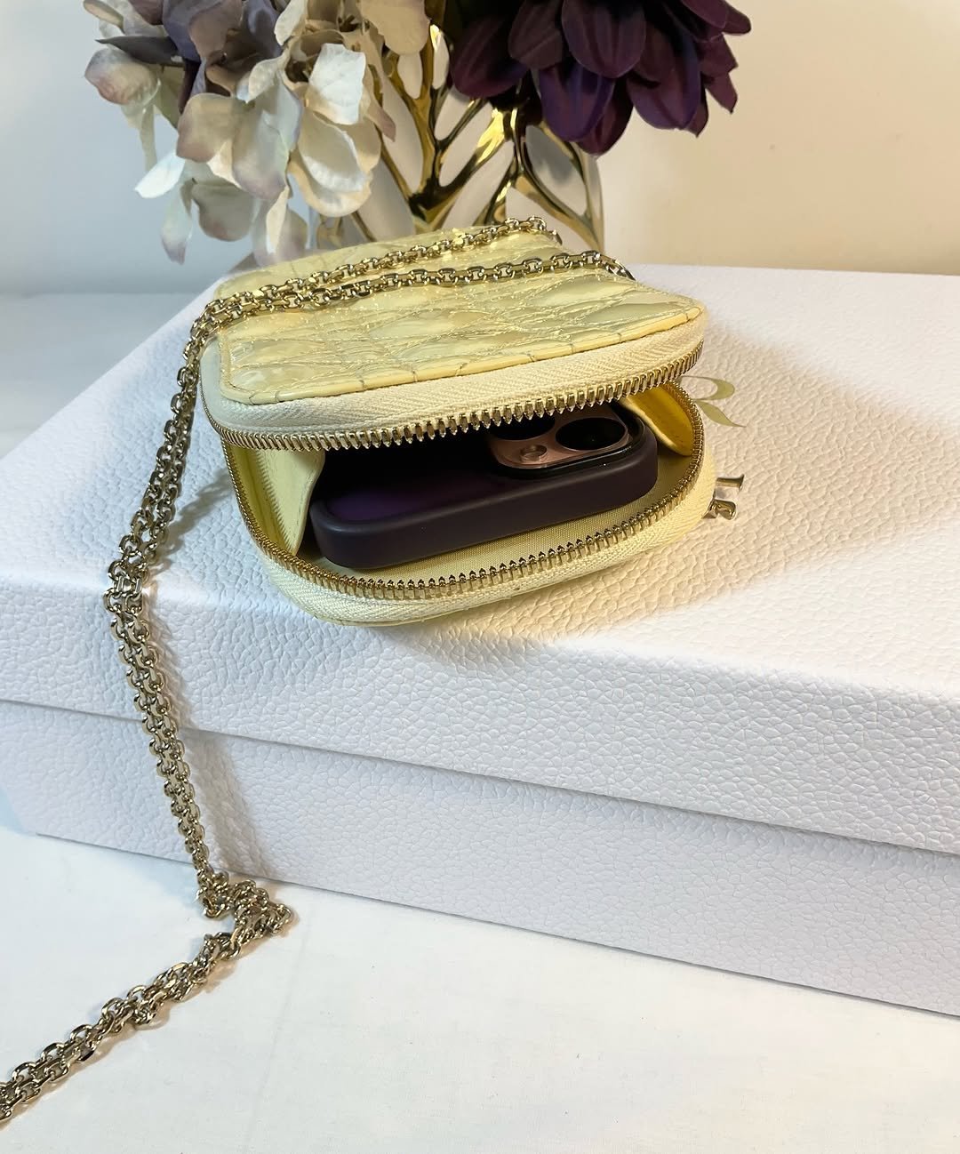 Gorgeous Lady Patent Call’in Phone Holder - Image 10