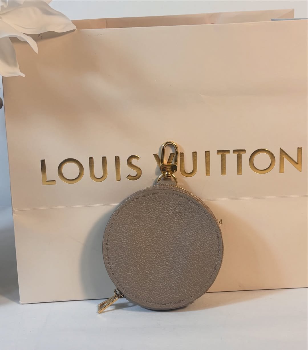 Beautiful Round Coin Purse Tourterelle Grey - Image 2