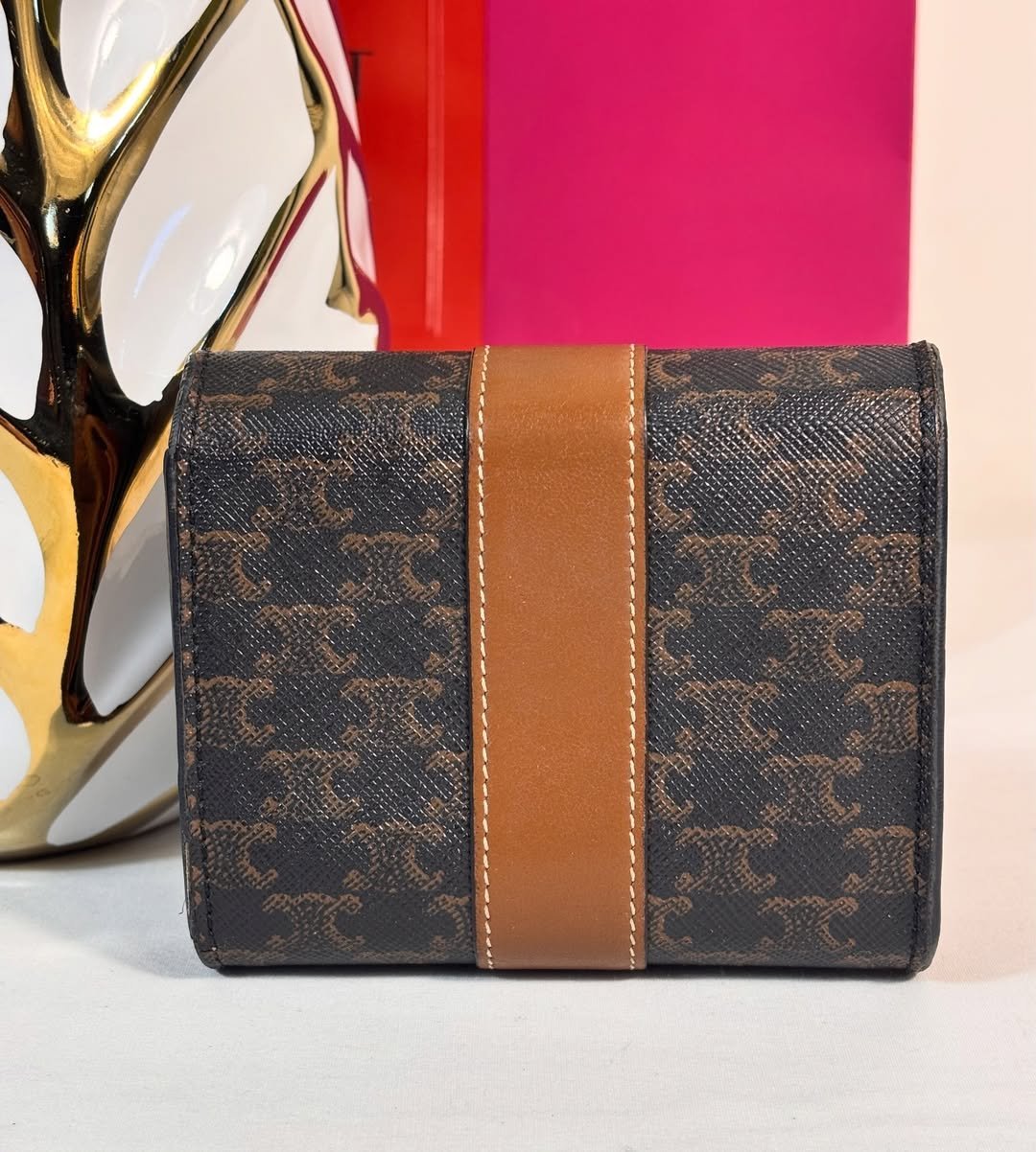 Macadam Trifold Wallet - Image 9