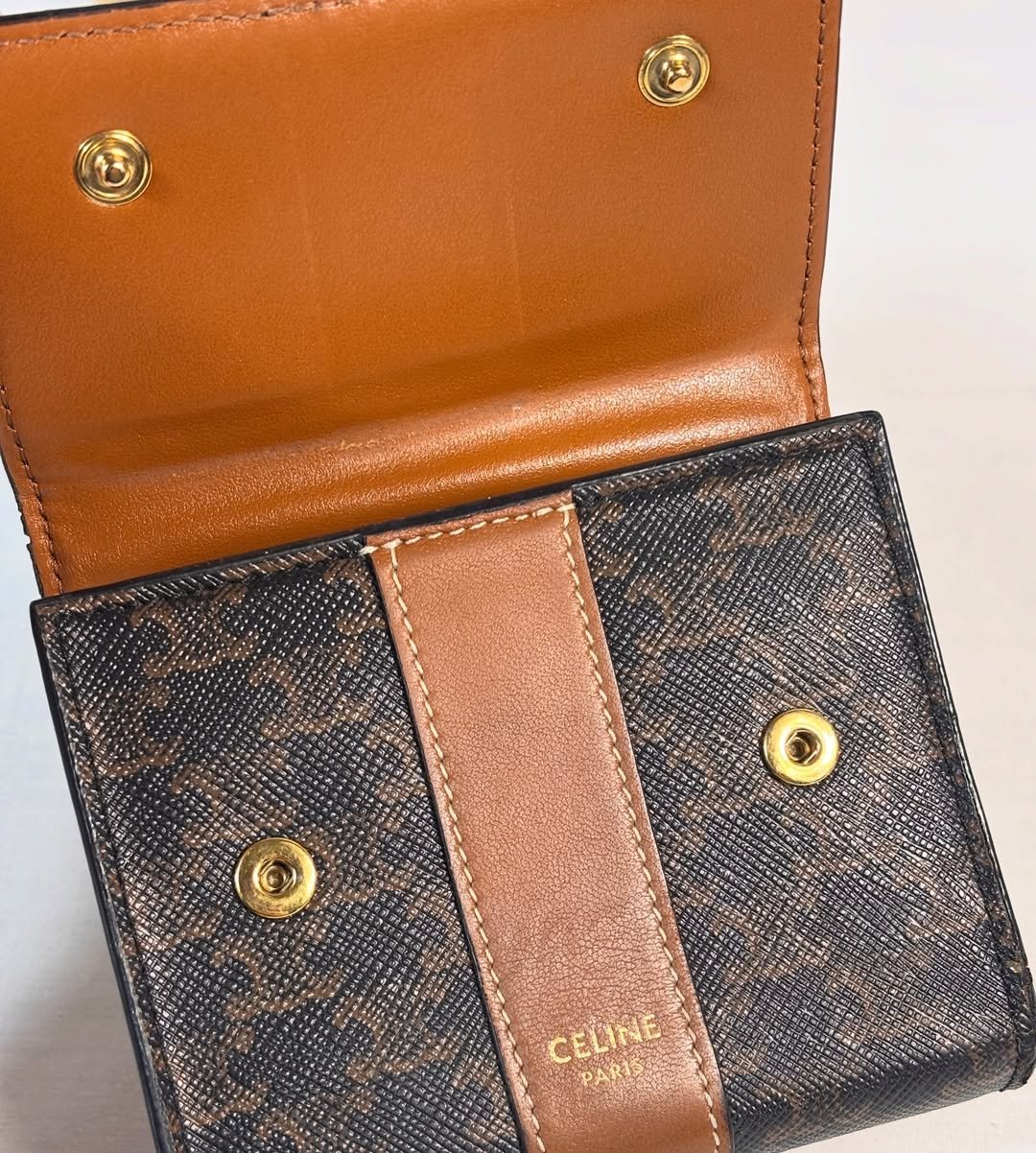 Macadam Trifold Wallet - Image 10