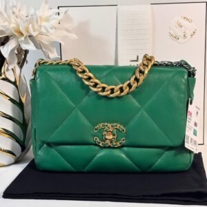 Spectacular 22A 19 Flap Bag Green
