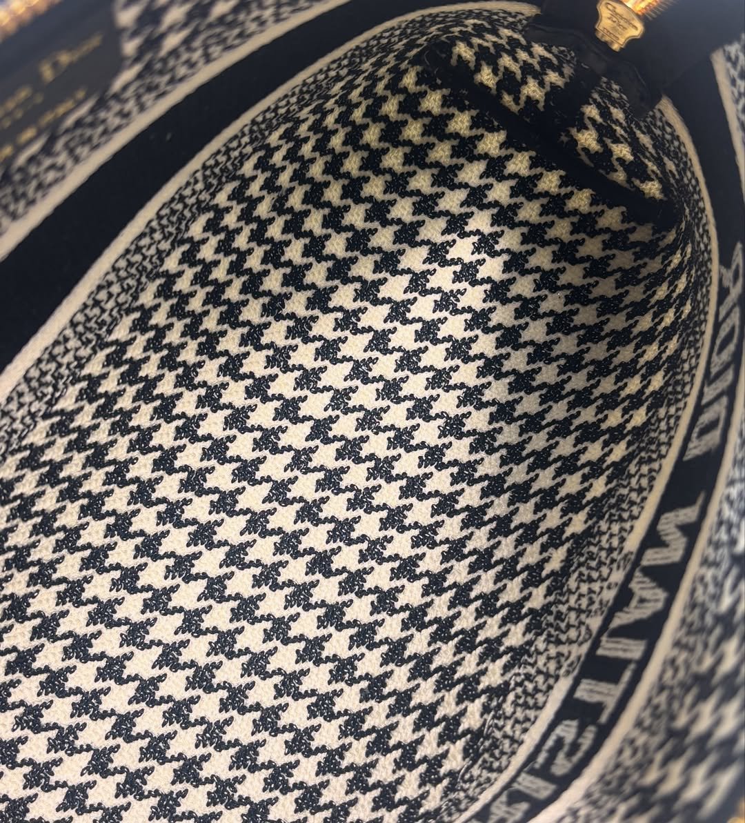 Large Cosmetic Pochette - Image 4