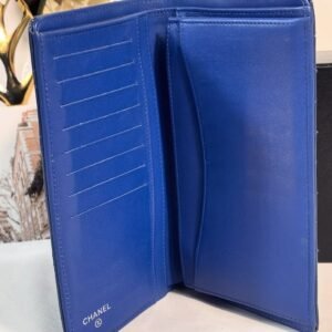 Alternative view of Stunning Interlocking Cc Logo Bifold Blue