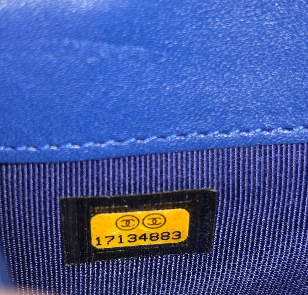 Stunning Interlocking Cc Logo Bifold Blue - Image 8