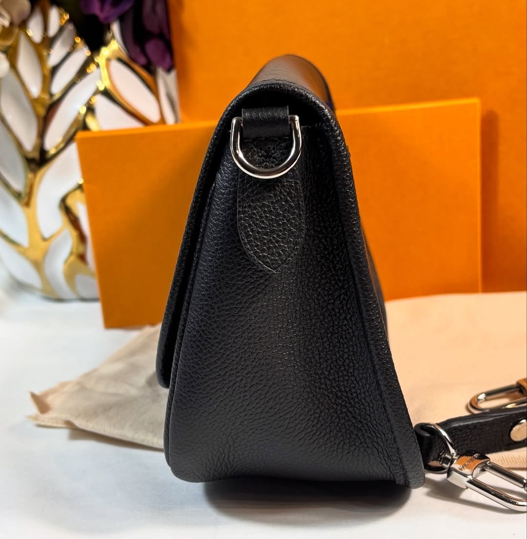 Gorgeous Buci Noir - Image 3
