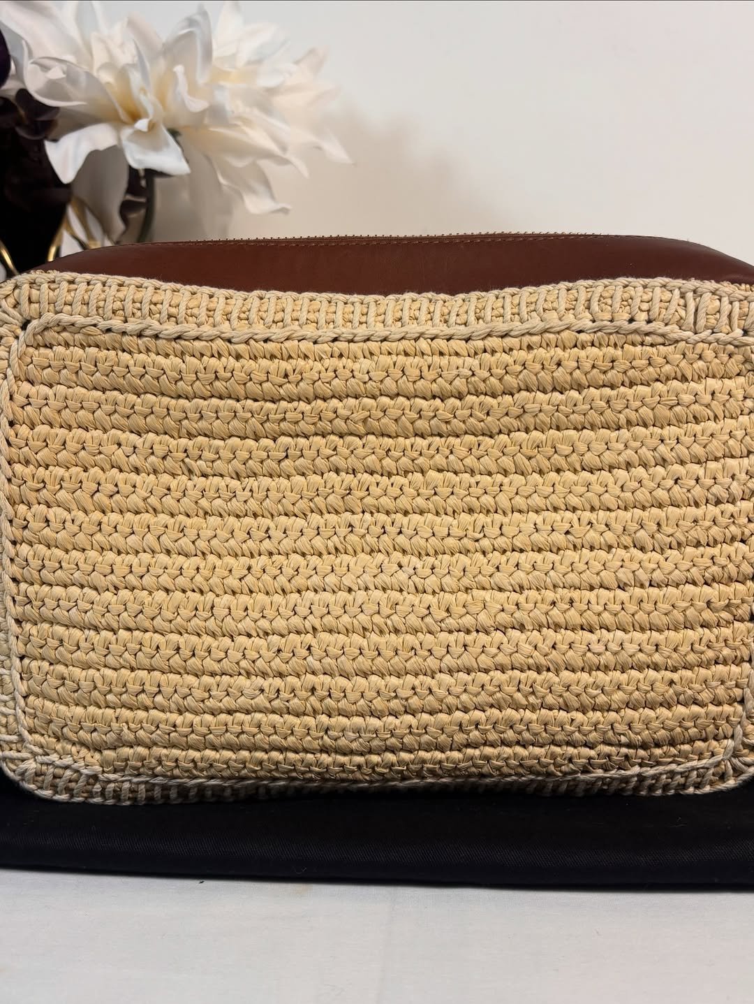 Medium Lou Camera Bag Raffia - Image 5