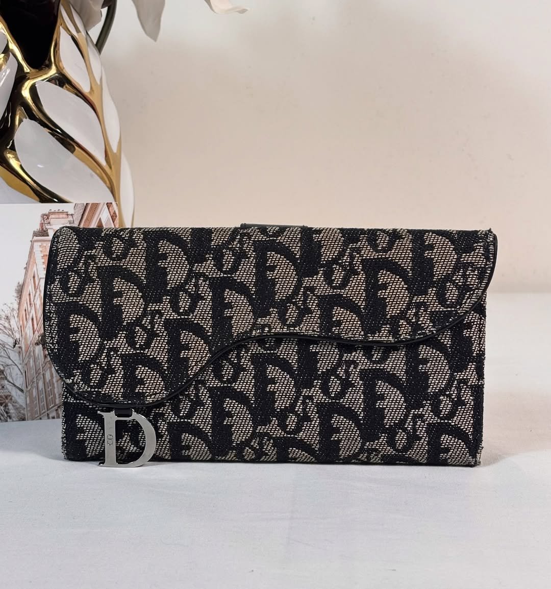 Gorgeous Oblique Saddle Wallet