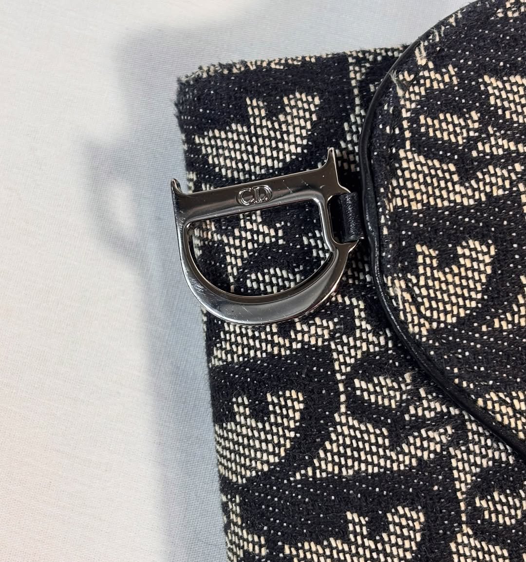 Gorgeous Oblique Saddle Wallet - Image 6